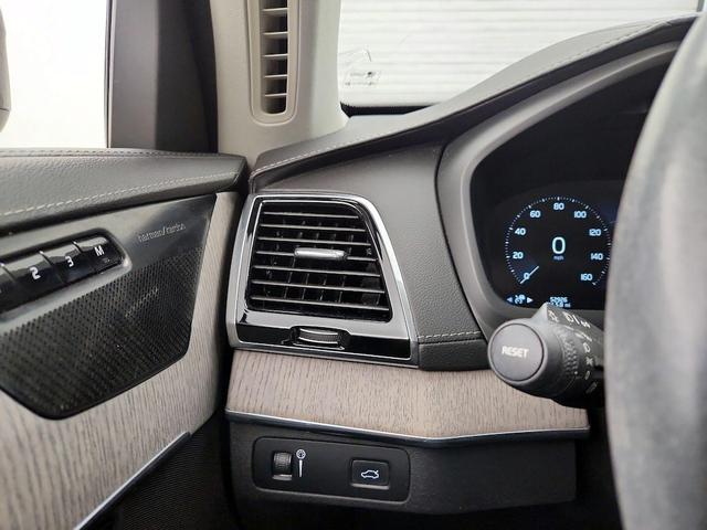 Photo of 2020 Black Volvo XC90
