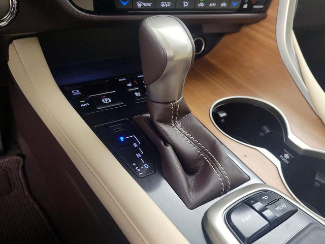 Photo of 2016 White Lexus RX 350