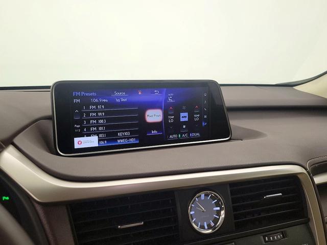 Photo of 2016 White Lexus RX 350