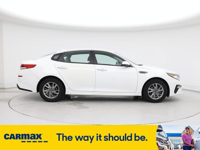 Photo of 2019 White Kia Optima