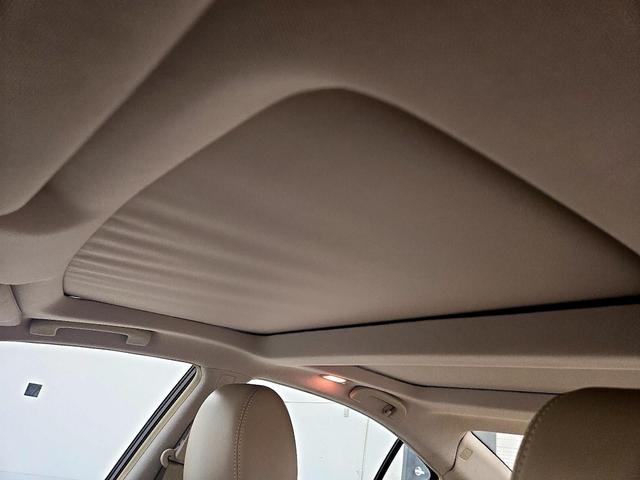 Photo of 2014 Burgundy Nissan Maxima