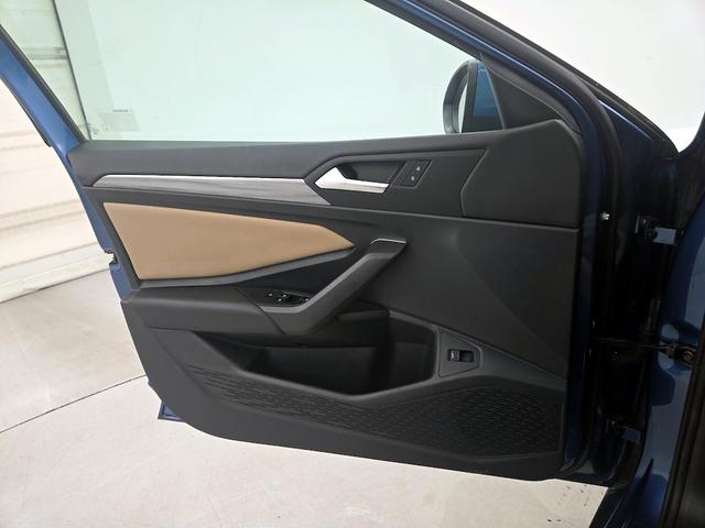 Photo of 2019 Blue Volkswagen Jetta