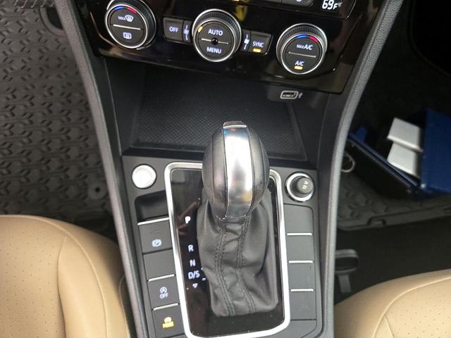 Photo of 2019 Blue Volkswagen Jetta