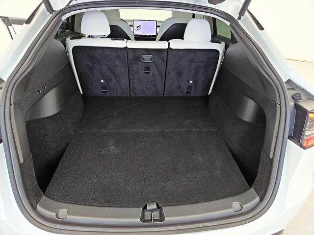 Photo of 2021 Pearl Tesla Model Y