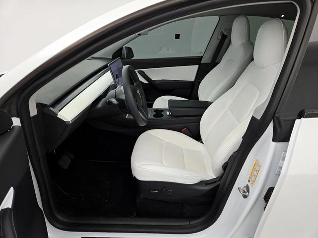Photo of 2021 Pearl Tesla Model Y