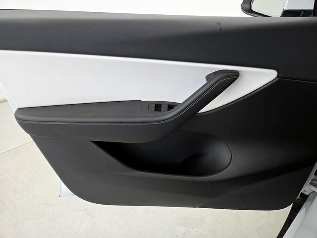 Photo of 2021 Pearl Tesla Model Y
