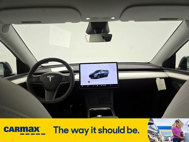 Photo of 2025 Gray Tesla Model Y