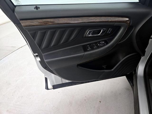 Photo of 2014 Gray Ford Taurus
