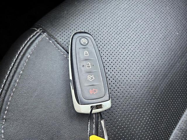 Photo of 2014 Gray Ford Taurus