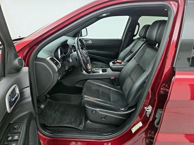 Photo of 2021 Burgundy Jeep Grand Cherokee