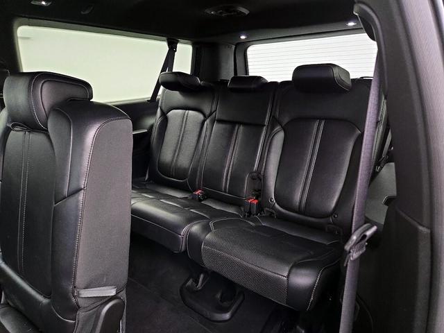 Photo of 2023 Black Jeep Wagoneer L