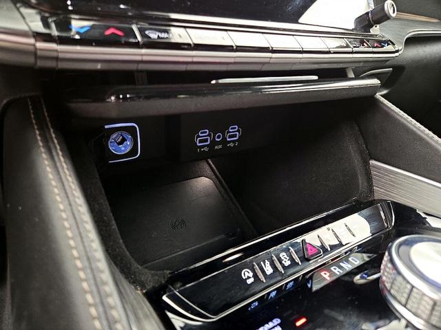 Photo of 2023 Black Jeep Wagoneer L