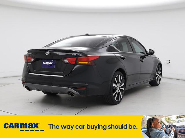 Photo of 2020 Black Nissan Altima