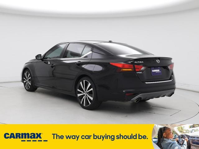 Photo of 2020 Black Nissan Altima