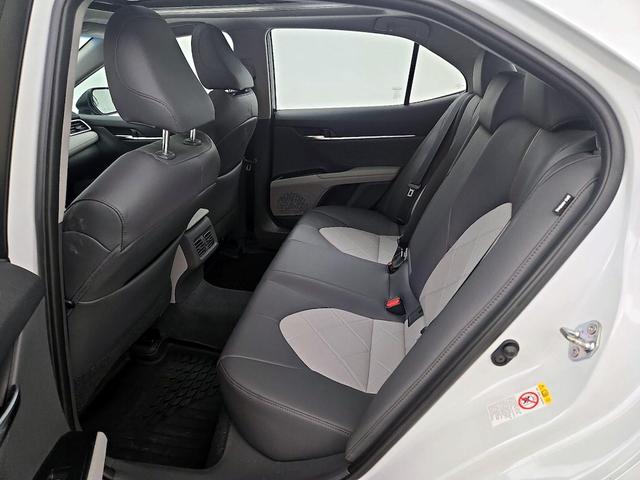 Photo of 2018 White Toyota Camry