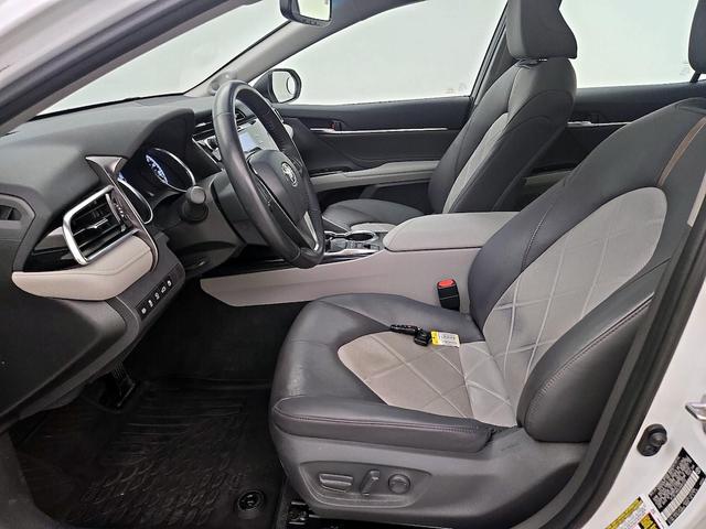 Photo of 2018 White Toyota Camry