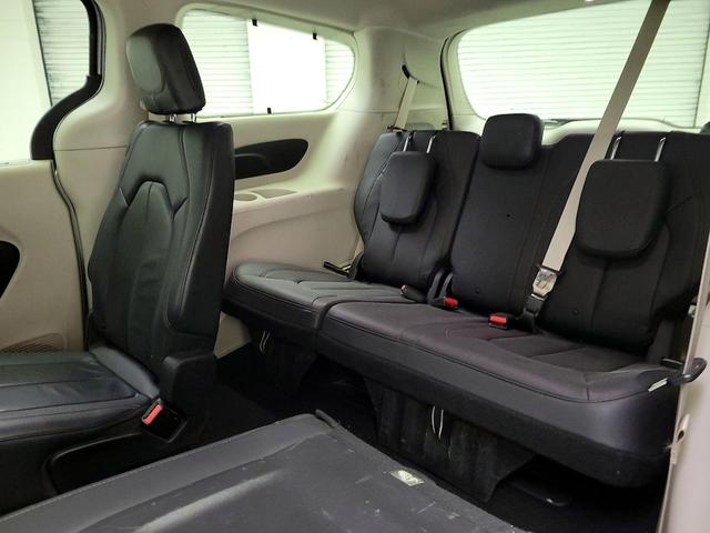 Photo of 2019 Gray Chrysler Pacifica