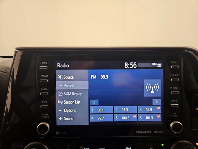 Photo of 2021 Gray Toyota Highlander Hybrid