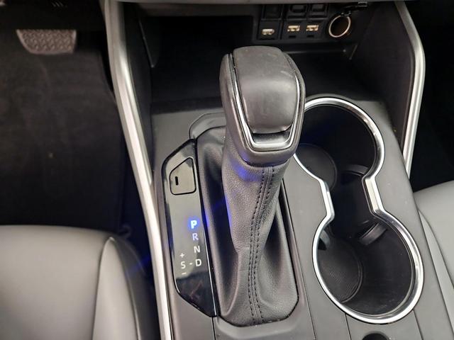 Photo of 2021 Gray Toyota Highlander Hybrid