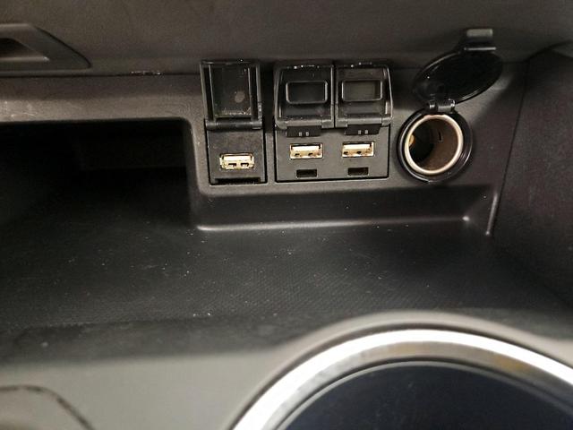 Photo of 2021 Gray Toyota Highlander Hybrid