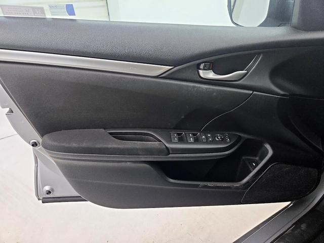 Photo of 2021 Silver Honda Civic