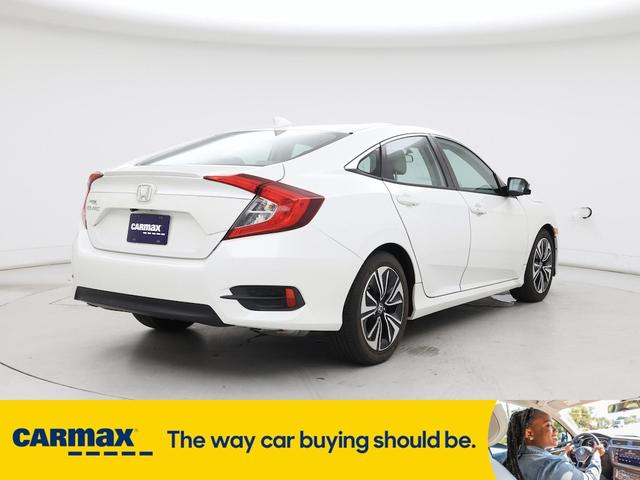 Photo of 2016 White Honda Civic