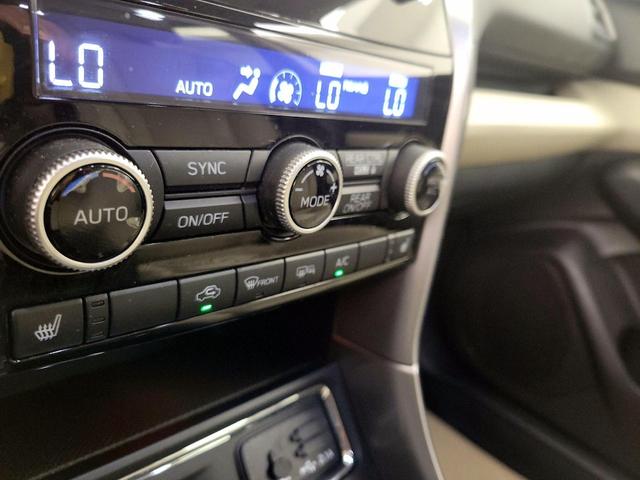 Photo of 2022 White Subaru Ascent