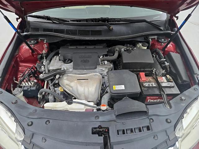 Photo of 2016 Burgundy Toyota Camry
