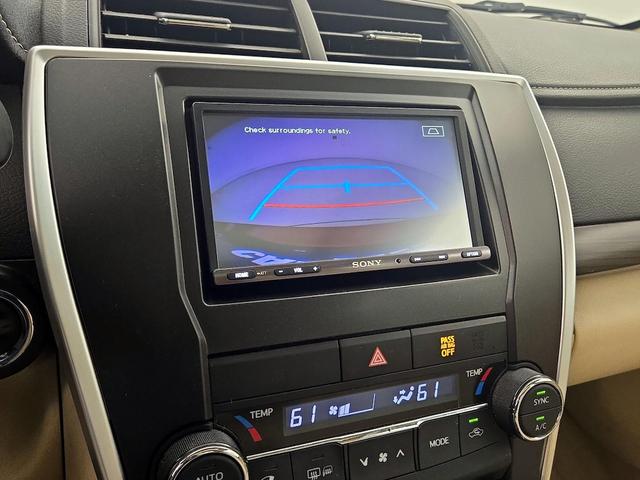 Photo of 2016 Burgundy Toyota Camry