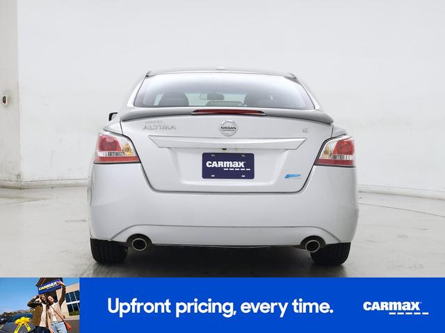 Photo of 2014 Silver Nissan Altima
