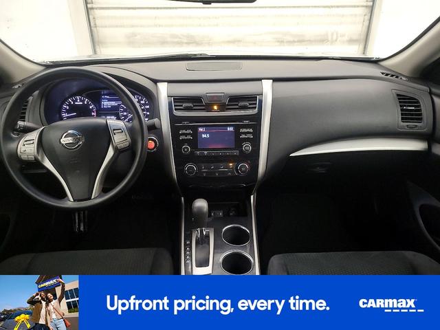 Photo of 2014 Silver Nissan Altima