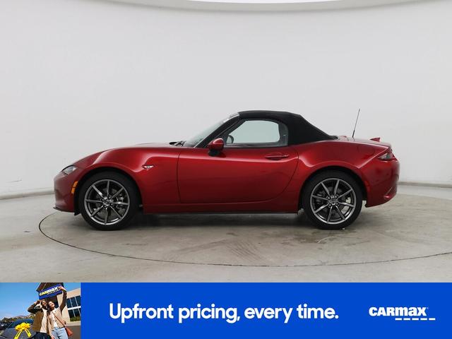 Photo of 2020 Red Mazda MX-5 Miata