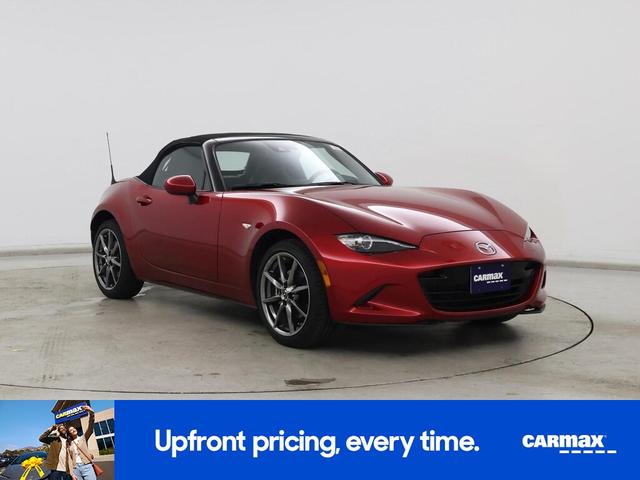 Photo of 2020 Red Mazda MX-5 Miata