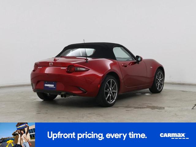 Photo of 2020 Red Mazda MX-5 Miata