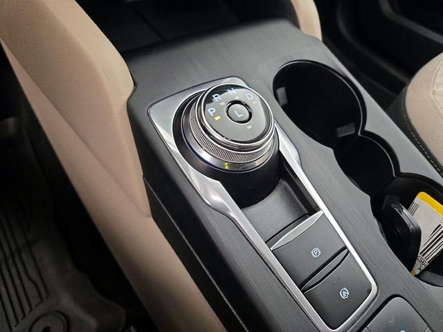 Photo of 2021 Gray Ford Escape