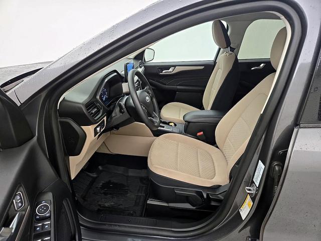 Photo of 2021 Gray Ford Escape