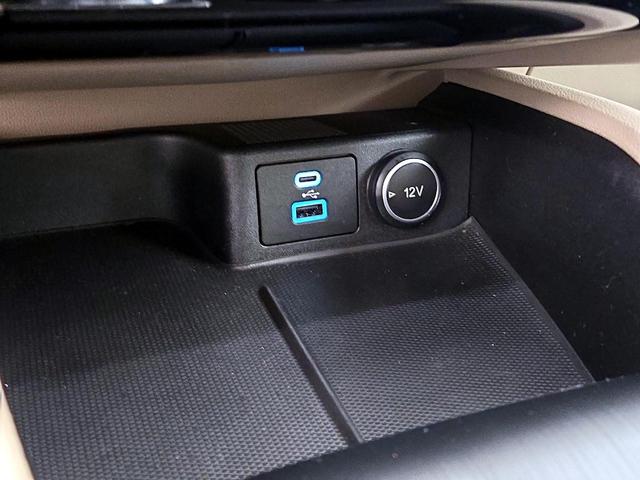 Photo of 2021 Gray Ford Escape