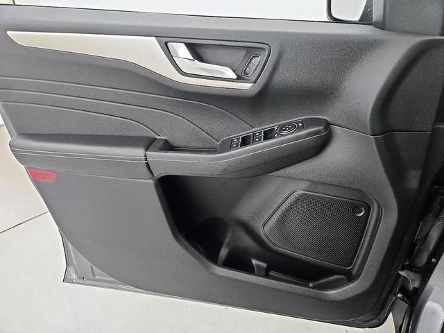 Photo of 2021 Gray Ford Escape