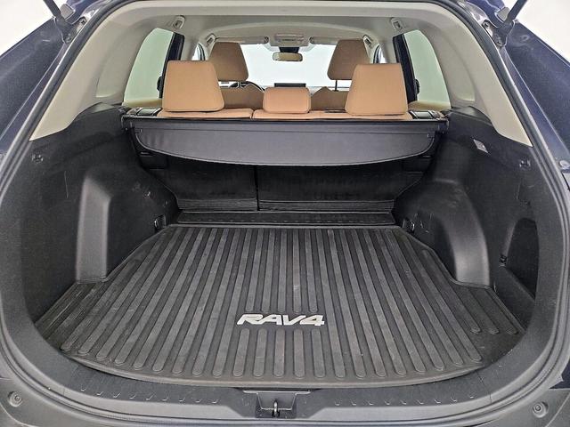 Photo of 2021 Blue Toyota RAV4