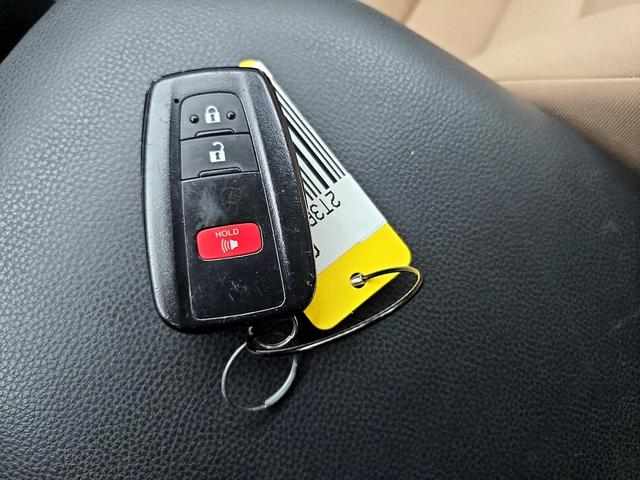 Photo of 2021 Blue Toyota RAV4