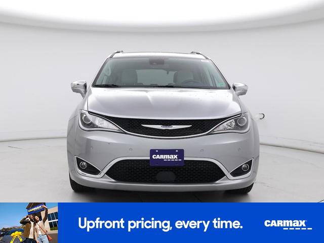 Photo of 2020 Silver Chrysler Pacifica