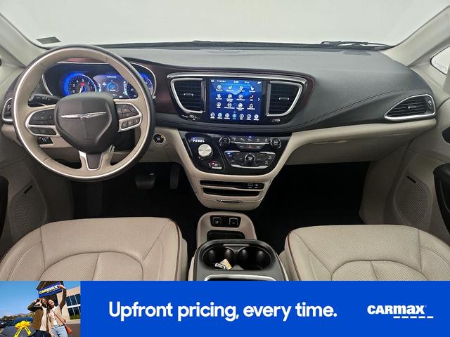 Photo of 2020 Silver Chrysler Pacifica