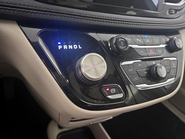 Photo of 2020 Silver Chrysler Pacifica