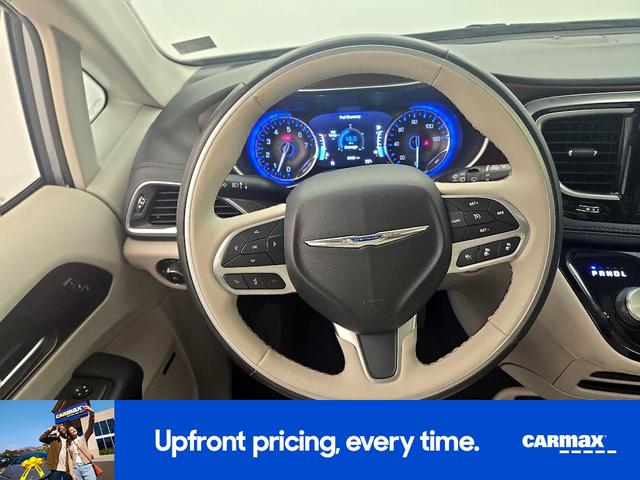 Photo of 2020 Silver Chrysler Pacifica