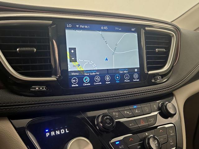 Photo of 2020 Silver Chrysler Pacifica