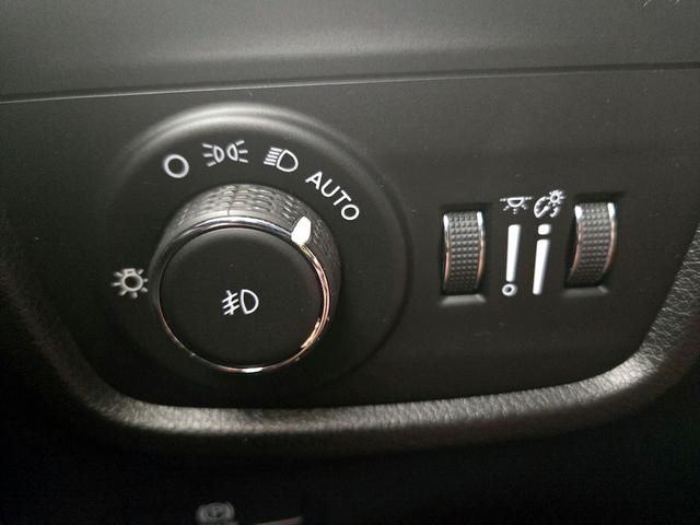 Photo of 2023 Gray Jeep Grand Cherokee