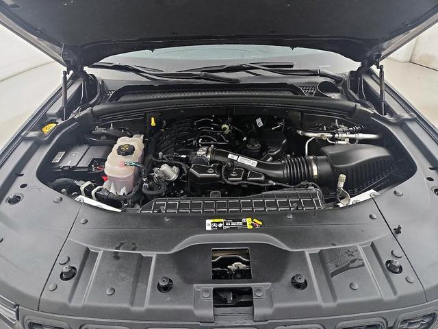 Photo of 2023 Gray Jeep Grand Cherokee