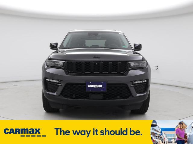 Photo of 2023 Gray Jeep Grand Cherokee