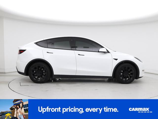 Photo of 2022 White Tesla Model Y