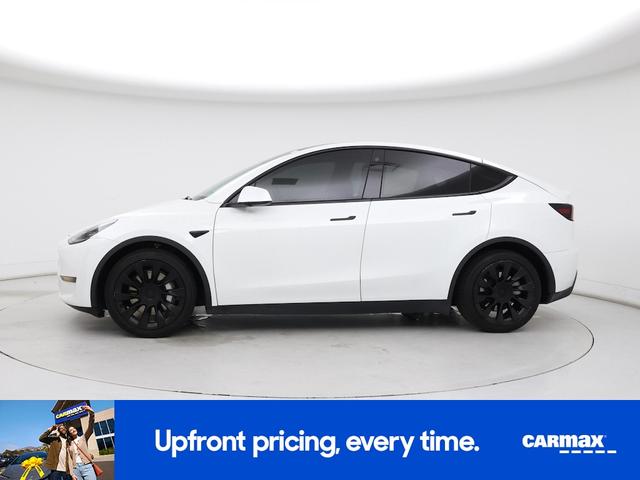 Photo of 2022 White Tesla Model Y
